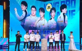 蓬莱黑豹队对阵塞外鲸鲨队，电竞热身赛惊险晋级，内线统治篮板——定海神针仍在